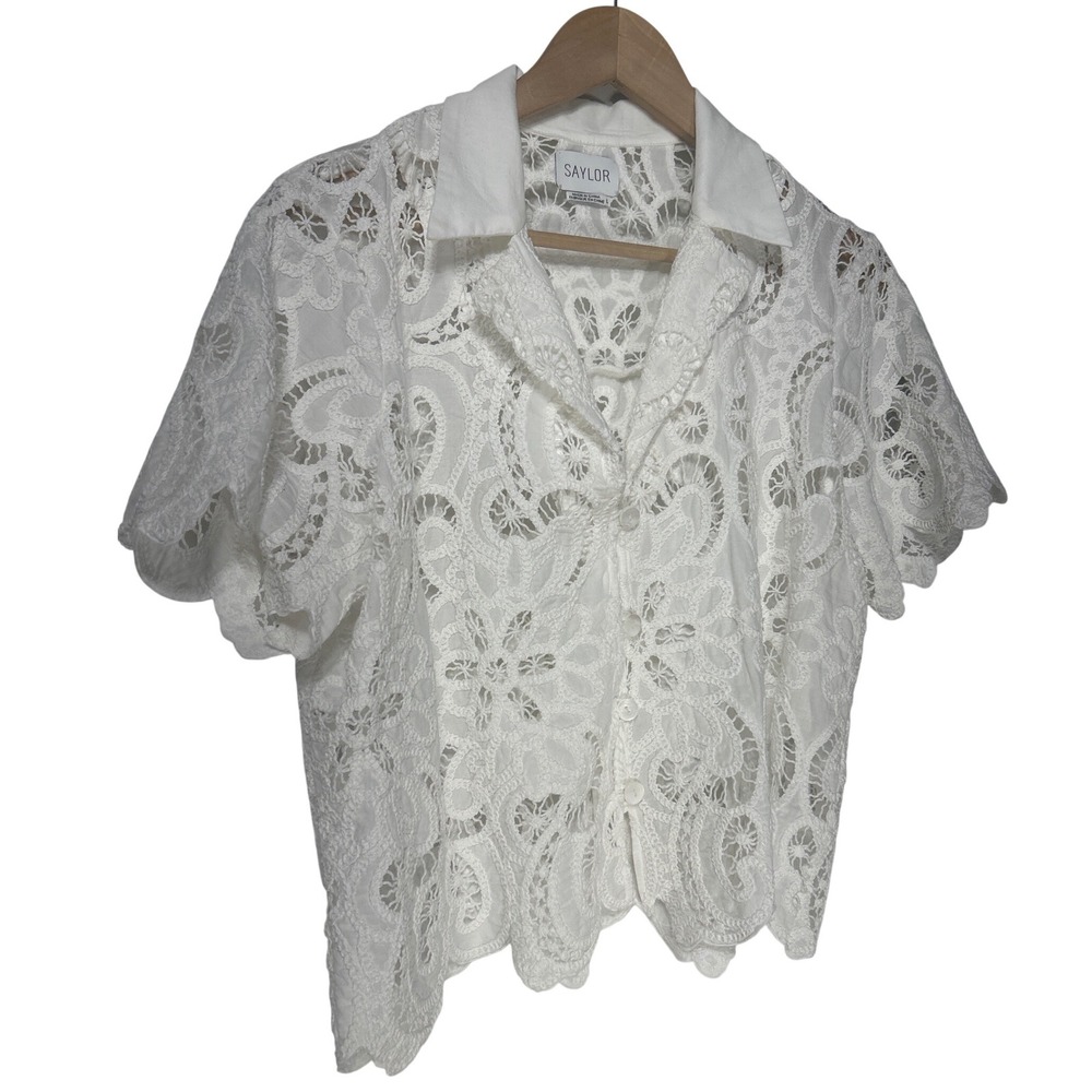 Saylor Nan Lace Eyelet Button Front Scalloped Hem Top White Size Large‎ EUC